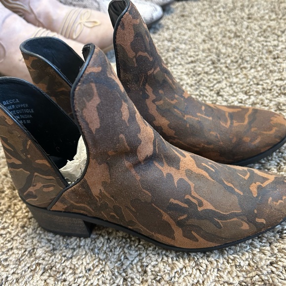 Camo print Booties - Picture 2 of 3